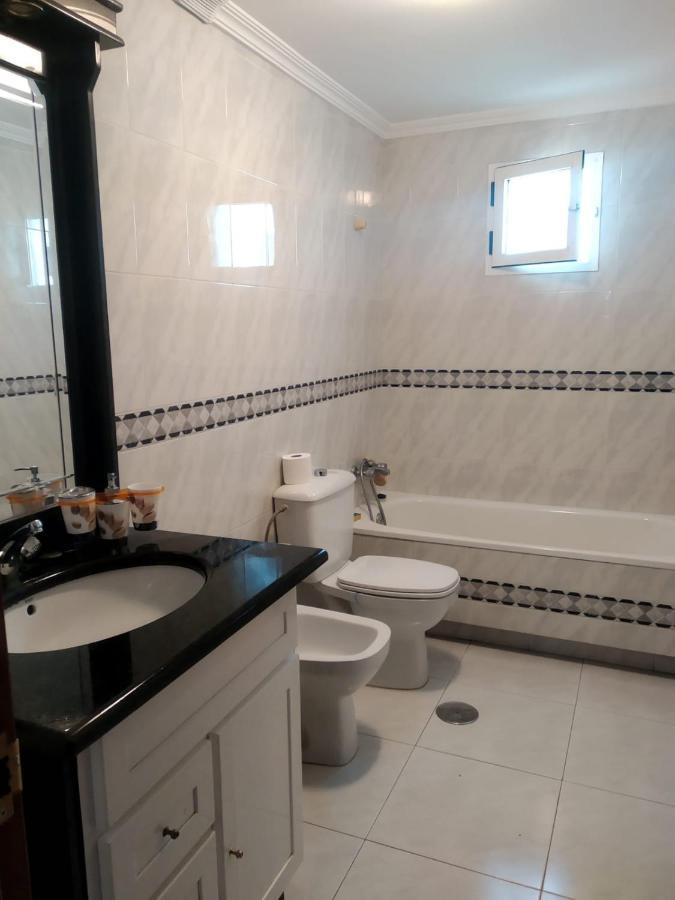 Apartamento Amplio En Illa De Arousa, Próximo A La Playa